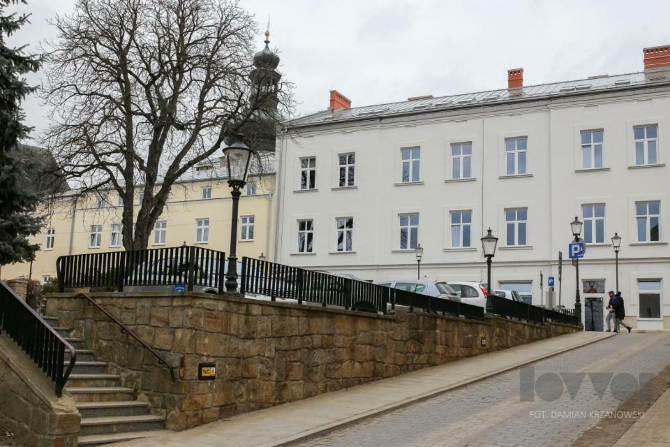 Artrooms Pokoje Goscinne Krosno Buitenkant foto