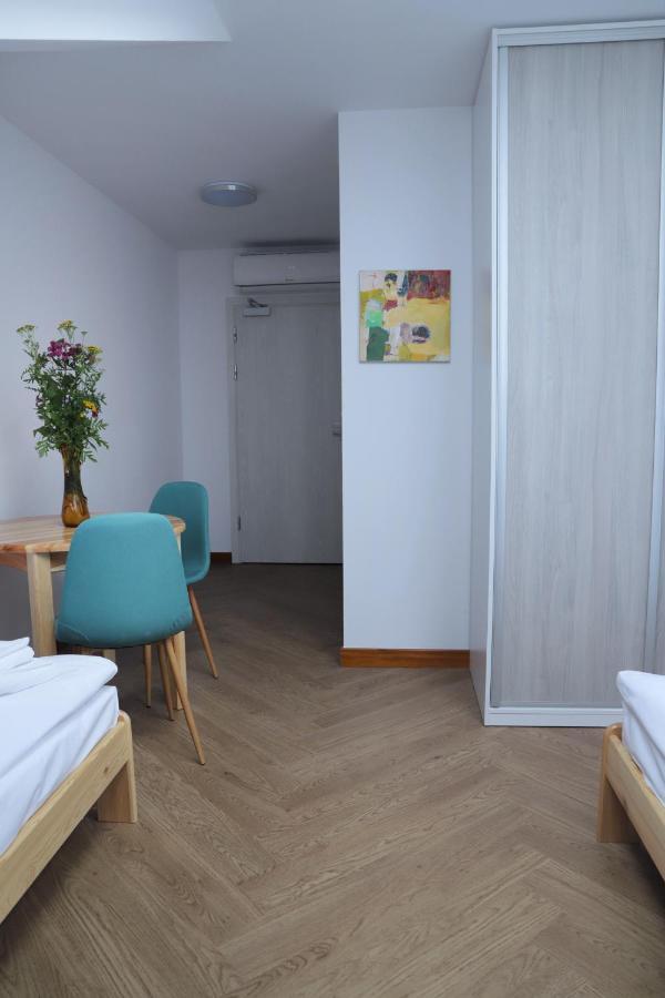 Artrooms Pokoje Goscinne Krosno Buitenkant foto